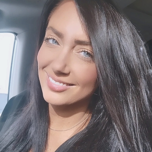 Meet your Posher, Michelle - Picture 1 of 1